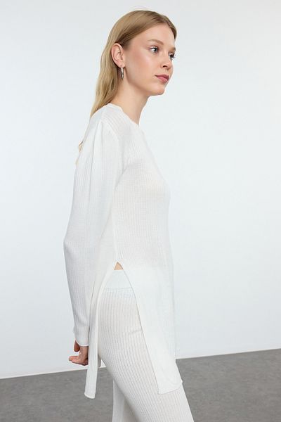 Trendyol Collection Ecru kötöttáru felső és alsó készlet hasítással - Twoaw25Au00032