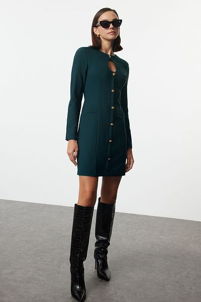 Trendyol Collection Μίνι φόρεμα λαδιού με λαιμόκοψη - Λεπτομέρεια με μασίφ κοπή και κουμπιά TWOAW24EL00410