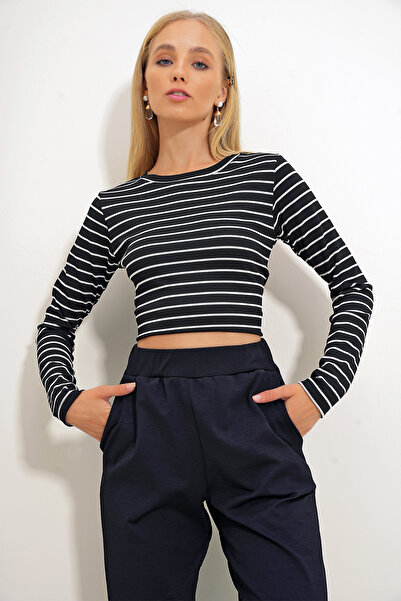 Trend Alaçatı Stili Schwarze Damenbluse