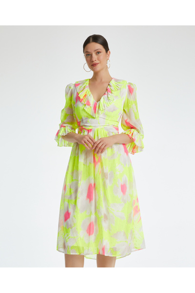 SERPİL Kolları Ve Yakası Fırfırlı Beli Pencere Detaylı Çiçek Desenli Midi Boy...