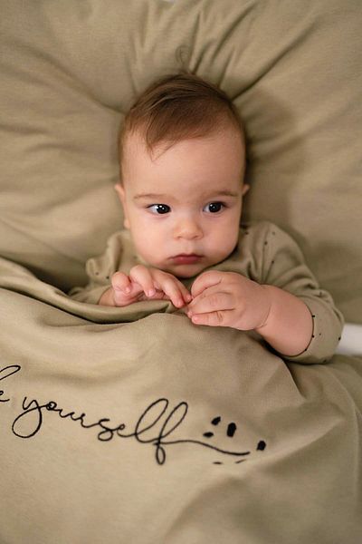 Little Gusto طقم ملاءة سرير للأطفال من القطن العضوي باللون الكاكي الكوني