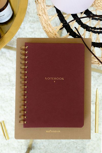 Matt Notebook 15x21 cm Bloc de note din in roșu Claret în spirală - A5