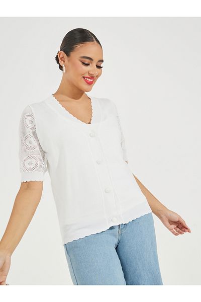 Styli Flat Knit Scallop Edge Buttoned Top