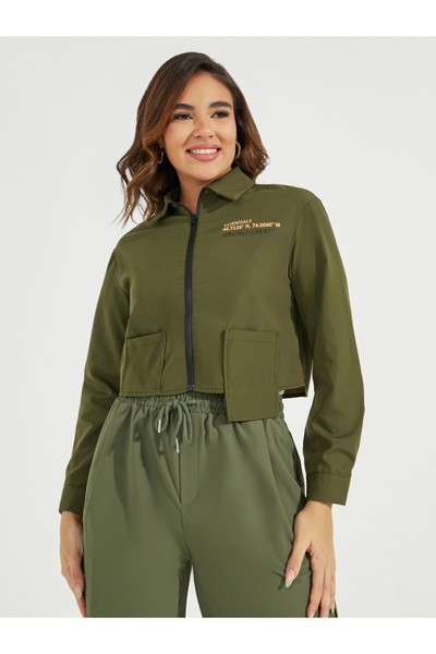 Styli Asymmetric Pocket Zip-Up Crop Shirt