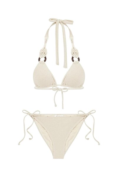 AQUELLA Σετ μπικίνι τριγωνικό με λεπτομέρεια μακραμέ σε ασημί εκρού απόχρωση