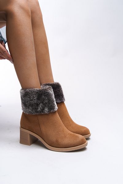 Riccon Γυναικείες μπότες με τακούνι Riel chiq Tan Suede 0012501   - Λεπτομέρεια γούνας