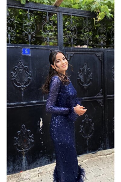 Sultan Ekşioğlu Lacivert Payet Tasarım Gece Elbisesi