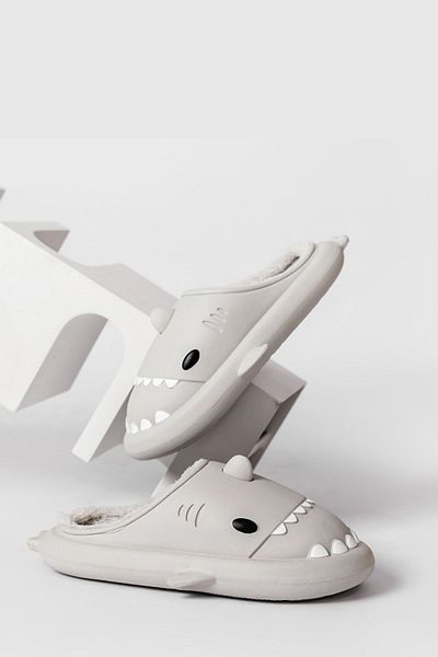 Reyo Hipnotico Winter Shark Slippers Winter Shark Slides