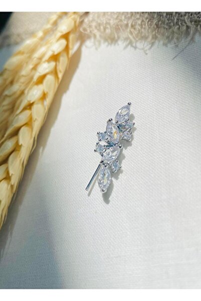 Retrobird Tekli Pirinç ve Zirkon Taşlı Küpe Kadın Beyaz