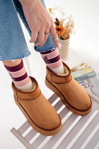 meyra'nın ayakkabıları Tan Suede Mini Ankle Boots - Flat Sole Γυναικείες Μπότες με πούπουλα στο εσωτερικό