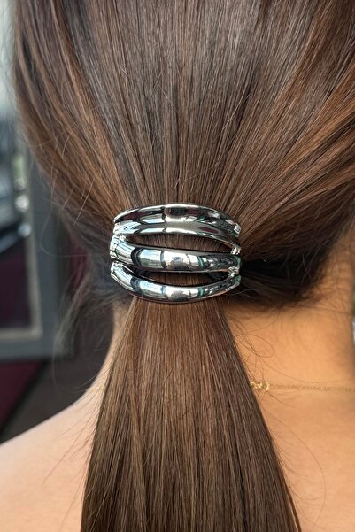 TAKIŞTIR Μεταλλική λεπτομερής λαστιχένια πόρπη σε ασημί χρώμα