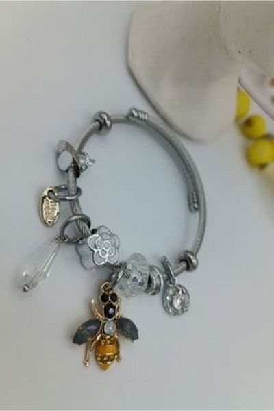 NOVAFACE Silver Colored Steel Bracelet - Bee and Flower Charm, Classic Women's Shoes