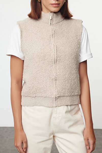 Trendyol Collection Béžová úpletová vesta – běžná boucle, zapínání na zip TWOAW25YE00017