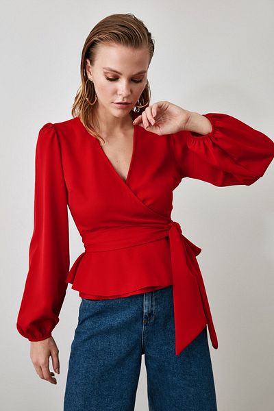 Trendyol Collection Zweireihige rote Webbluse - TWOAW20BZ1089 mit Bindedetail