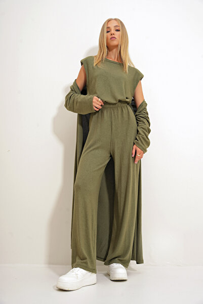 Trend Alaçatı Stili LigHt kHaki Women's Set - SHoulder PAdded, Crew Neck Blouse, Trousers And CArdigAn ALC-X4710