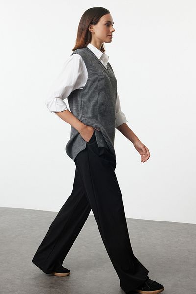 Trendyol Collection V-Neck Anthracite Knitwear Sweater - TWOAW25SV00030