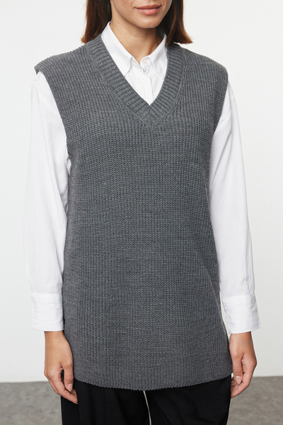Trendyol Collection V-Neck Anthracite Knitwear Sweater - TWOAW25SV00030