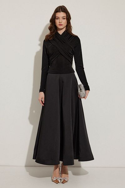 Hooopstore Black Voluminous Stylish Closet Skirt