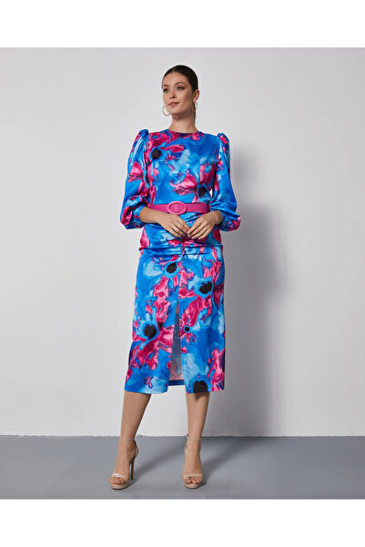 SERPİL Desenli Yırtmaç Detaylı Kemerli Midi Boy Mavi Elbise 38218