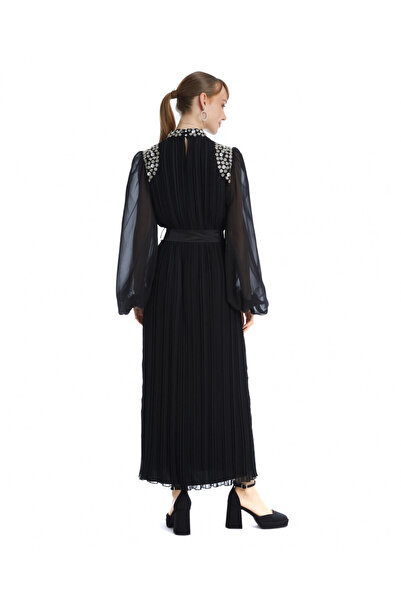 SERPİL Omuz Ve Yaka Taş Detaylı Kuşaklısiyah Elbise 38833