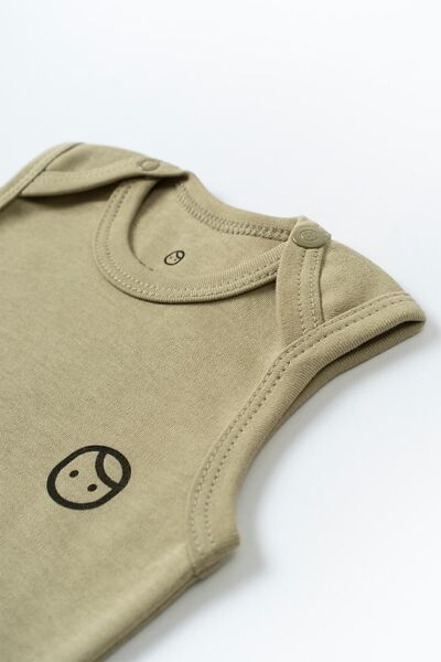 Little Gusto Adjustable Snap Athlete Khaki Organic Cotton Gusto Printed
