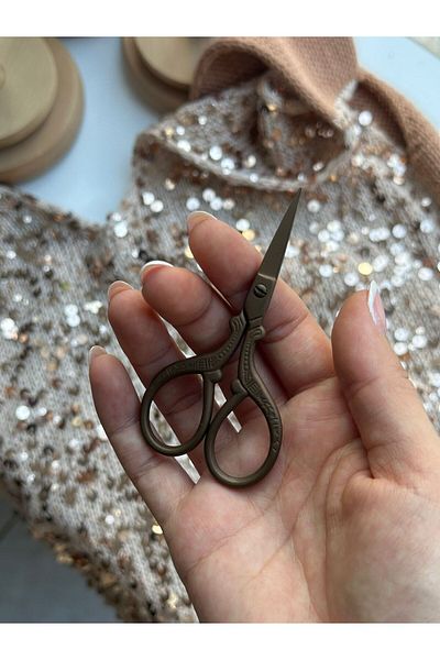 XINYI Ethnic Embroidered Antique Scissors