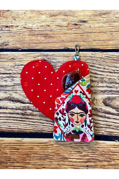 İsella Frida - Red Heart Glasses Case