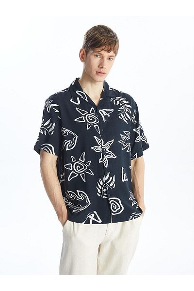 LC Waikiki Ανδρικό πουκάμισο XSIDE Navy Blue Regular Fit Poplin με κοντό μανίκι και στάμπα
