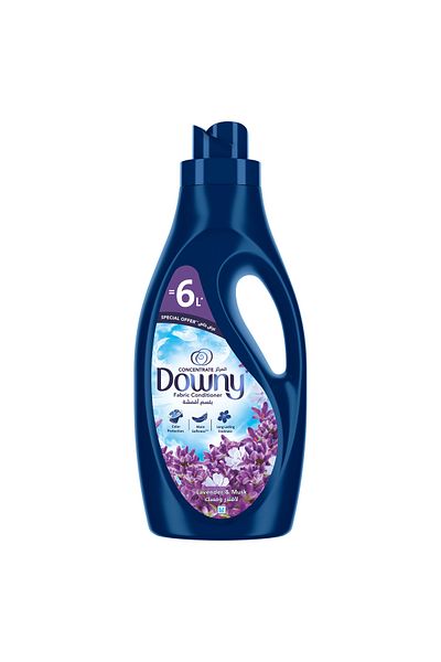 downy منعم الأقمشة، مركز، برائحة اللافندر والمسك، يحمي اللون، ويزيد من النعومة، 2 لتر