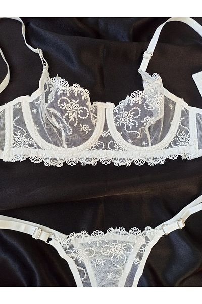verstecktesjuwel White Lace Bra Set - Adjustable Strap
