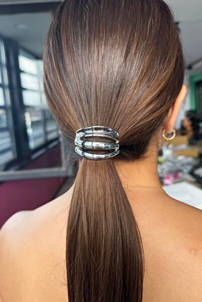 TAKIŞTIR Μεταλλική λεπτομερής λαστιχένια πόρπη σε ασημί χρώμα