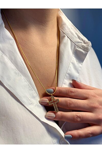 Queen B JewelryCo Zirkon Taşlı Haç Kolye