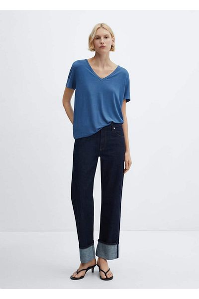 MANGO Woman T-Shirt mit V-Ausschnitt