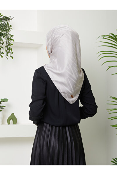 Golden Rose وشاح أنيق بنمط متعرج