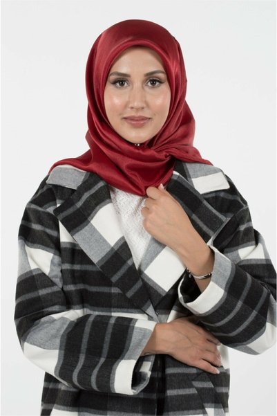 ALLURİNG THE BETTER ONE وشاح كريستال نسائي باللون العنابي