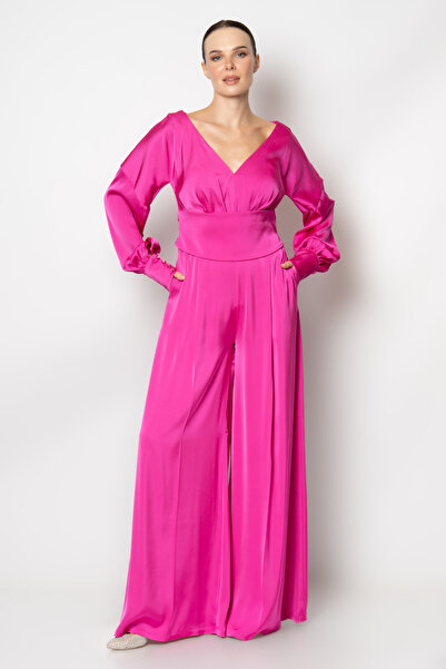 RENGIN Göğsü derin V dekolteli beli kuşaklı saten abiye tulum