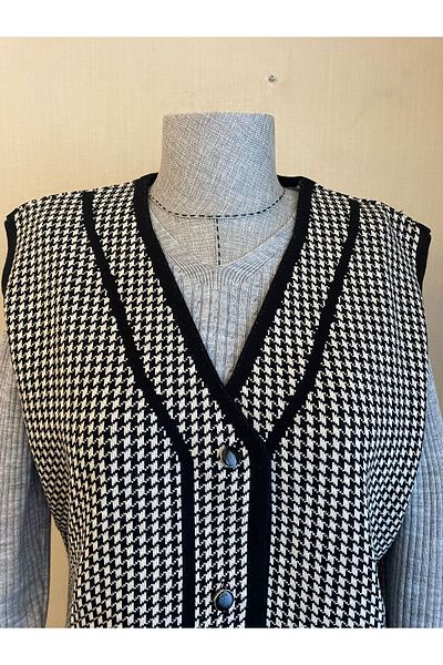TEK Young-Mom Vest - Goose Feet Patterned, Black Stone