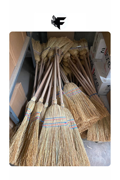 FİGANLAR İki adet 1. sınıf ahşap saplı çalı süpürgesi, temiz ve doğal tasarım