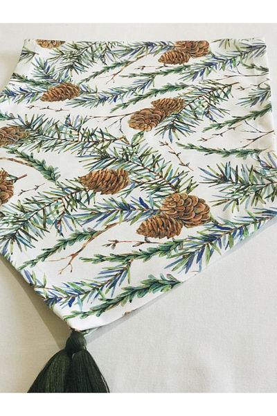 Livessa Home Pinecone Pattern Runner