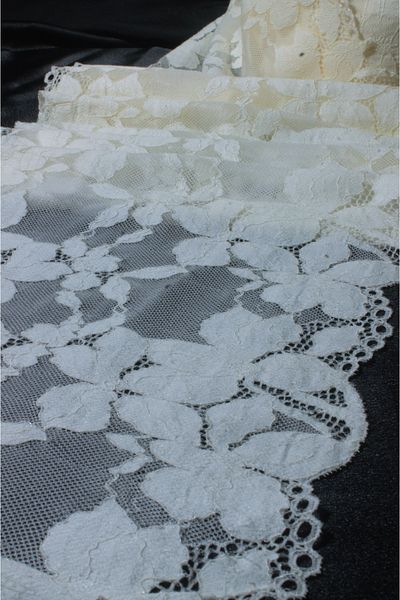 ÖZPAŞ TEKSTİL VE AKSESUAR Lycra Lace Cream Net of Flowers 22cm