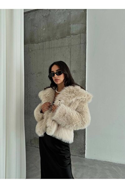 Butik Beyza Бежеве жіноче хутряне пальто - з підкладкою