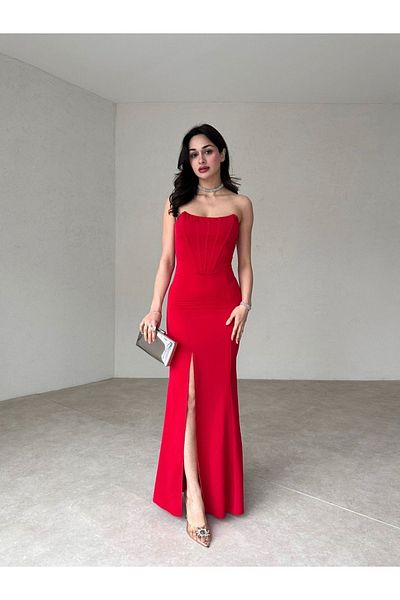 Afiş Butik Rochie lungă cu corset roșu fără bretele