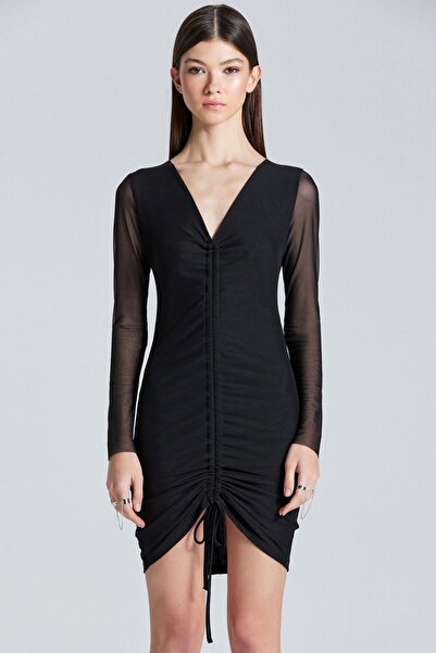 boutiquen 2407 فستان تول أسود متجمع بياقة V