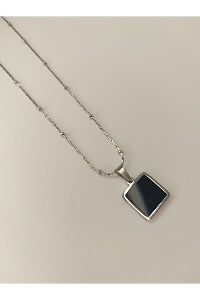 Romea قلادة دوريكا من الفولاذ المقاوم للتشويه بسلسلة من الحجر الأسود باللون الفضي