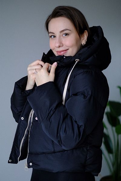 GözdeCE Hooded Short Puffer Coat - Black