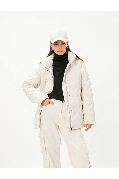 Koton Steppjacke mit Stehkragen und Relax-Fit-Druckknopfverschluss