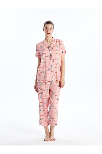 LC Waikiki LCW DREAM - Γυναικείο σετ πιτζάμες με ροζ στάμπα, στάμπα πουκάμισου γιακά Capris, κοντομάνικο