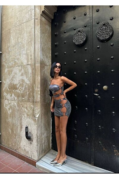 Kısmetin Butiği Rochie de damă cu decolteu argintiu Special pentru iubitorii de diferențe