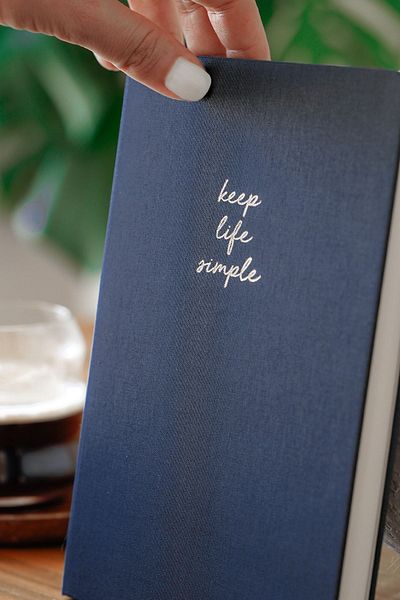 Matt Notebook Caiet cu copertă rigidă cu dungi bleumarin 14x20