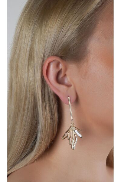 MRK Beyaz ve Altın Çiçekli Özel Tasarım Kadın Küpe